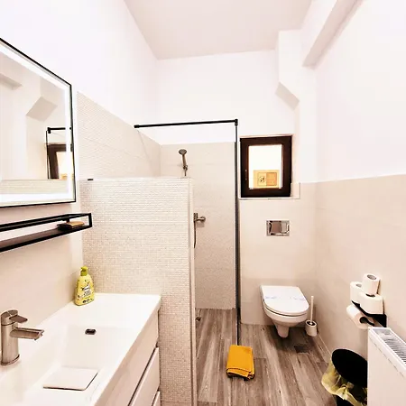 Old Town Oasis - Ap 5 *